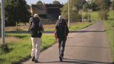 «Aider ces jeunes à se reconstruire relève de l’esprit de Saint-Jacques-de-Compostelle» : ils marchent pour retrouver le chemin de la vie