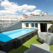 Une piscine privée dans un hôtel au cœur de Paris