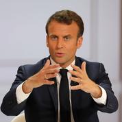 Fonctionnaires: Macron prêt à renoncer aux 120.000 suppressions de postes