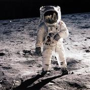 Pourquoi y a-t-il une seule photo de Neil Armstrong sur la Lune?