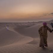 À la rencontre des princes de la fauconnerie, dans les dunes du désert de Dubaï