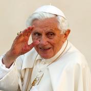 Célibat des prêtres: Benoît XVI sort du silence
