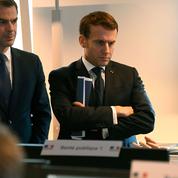 Sondage: Macron sort de la zone rouge