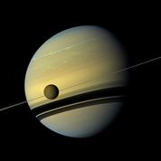 Titan s’éloigne de Saturne cent fois plus vite que prévu