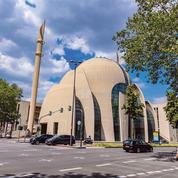 Dans les rues de Cologne, le chant du muezzin sème le trouble
