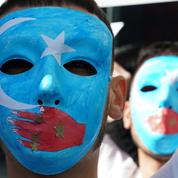 Sauf LFI, l’Assemblée nationale reconnaît un «génocide» des Ouïgours