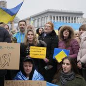 Ukraine: à Kiev, la population ne croit pas à la désescalade