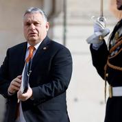 À Versailles, le pro-Poutine Viktor Orban sauve les meubles