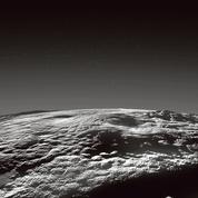 Des volcans crachent de l’eau glacée à la surface de Pluton
