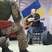 Sviatoslav Vakartchouk, la star du rock en tournée sur le front auprès des soldats ukrainiens: le récit de l’envoyé spécial du Figaro
