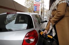 Carburants: la hausse des prix inquiète les autorités
