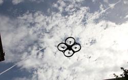 Cinq étudiants organisent une course de drones pour sensibiliser le public
