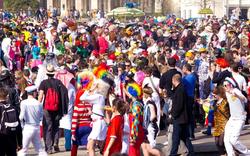 Le carnaval étudiant de Caen aura lieu le 8 mars et fâche les féministes