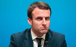Emmanuel Macron harcelé par une étudiante en droit