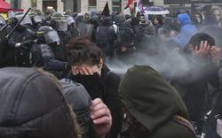 À Paris, la manifestation lycéenne contre la loi Travail vire à la bataille rangée