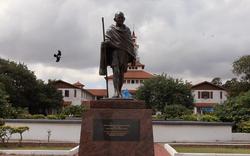 Ghana: Gandhi jugé raciste, sa statue retirée d’un campus