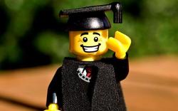 L’université de Cambridge cherche toujours son professeur de Lego