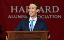 13 ans plus tard, Mark Zuckerberg est diplômé de Harvard