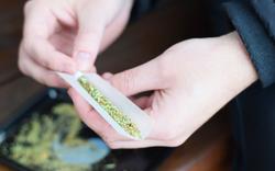 Trois étudiants canadiens créent un détecteur de cannabis