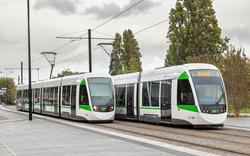 À Nantes, conduire un tramway devient un job étudiant