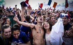 Les étudiants fêtent leur première Coupe du monde