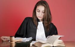 Un double diplôme pour devenir avocat d’affaires