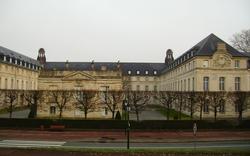 Lycée militaire de Saint-Cyr: une enquête ouverte pour viol et agression sexuelle