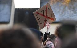 E3C: les élèves manifestants pourront passer les rattrapages, annonce Blanquer