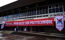 Polytechnique: manifestation contre l’implantation d’un bâtiment de Total