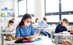 Covid-19: feu vert pour les tests salivaires dans les établissements scolaires