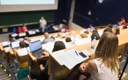 Université: un décret oblige les recteurs à proposer des masters aux étudiants