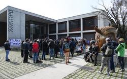 Sciences Po Grenoble: des enseignants de l’IEP prennent position contre le professeur suspendu