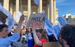 «Le Pen, pas la peine»: devant le Panthéon, des syndicats étudiants manifestent contre la candidate du RN