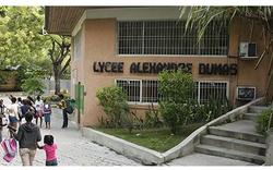 Les parents d’élèves du lycée français d’Haïti, fermé depuis un an, réclament sa réouverture en septembre