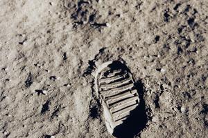 Empreinte de l’un des premiers pas sur la Lune.