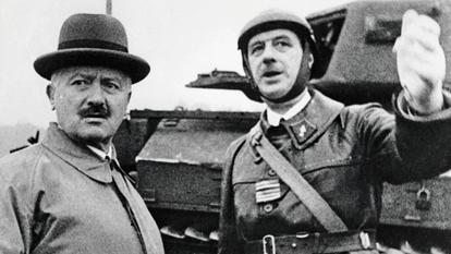 Le président Albert Lebrun et le colonel Charles De Gaulle à Goetzenbruck (Moselle) le 23 octobre 1939. Lebrun visitait l’unité de chars commandée par le colonel De Gaulle au sein de la 5 e armée.