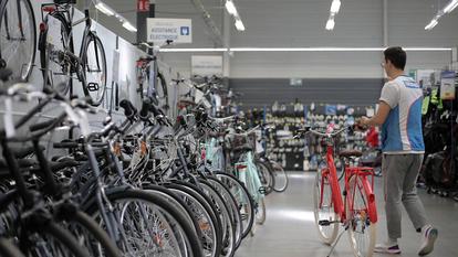 Chez Decathlon Rent, le premier vélo électrique est à 55 euros par mois.