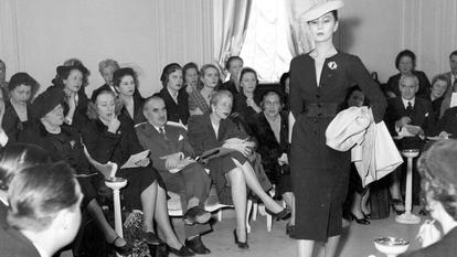 Défilé Christian Dior en 1951.