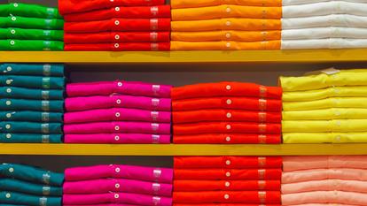 Détruire des articles textiles pour en faire de nouvelles fibres est un défi technique.