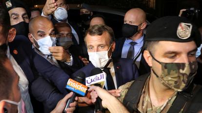 Emmanuel Macron, lundi soir, à Beyrouth, dont le port a été frappé par une terrible le explosion le 4 août.