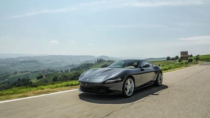 Appartenant à la famille des GT, la Roma ne ressemble à aucun modèle de la gamme actuelle de Ferrari.