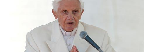 Célibat des prêtres: l’objection de conscience de Benoît XVI
