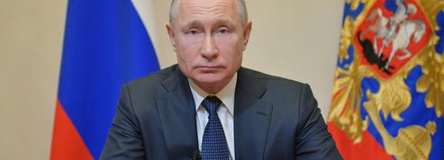 Face au virus, Poutine diffère sa révision de la Constitution