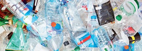 La mise à l’index du plastique secoue le marché de l’eau en bouteille
