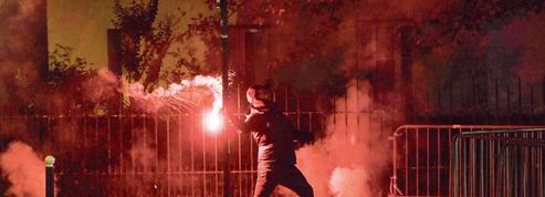 Les violences à Paris mettent à mal le discours martial du gouvernement
