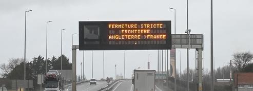 À Calais, les transporteurs routiers français inquiets et en colère