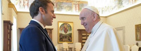 Emmanuel Macron rode auprès du pape sa présidence européenne