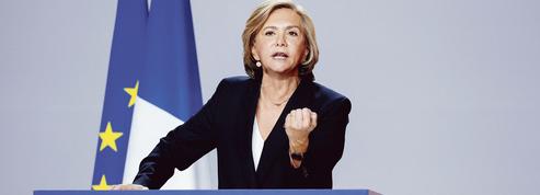 Présidentielle 2022: Valérie Pécresse et ses soutiens enjambent le Zénith