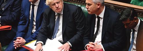 Boris Johnson tancé dans le rapport sur le «Partygate»