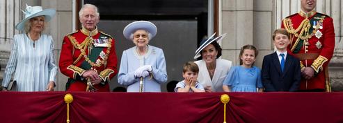 La reine Elizabeth acclamée pour son jubilé de platine